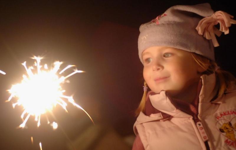 Ура, каникулы! Пиротехника, которую можно запускать с детьми - Кольчугино | kolchugino.salutsklad.ru